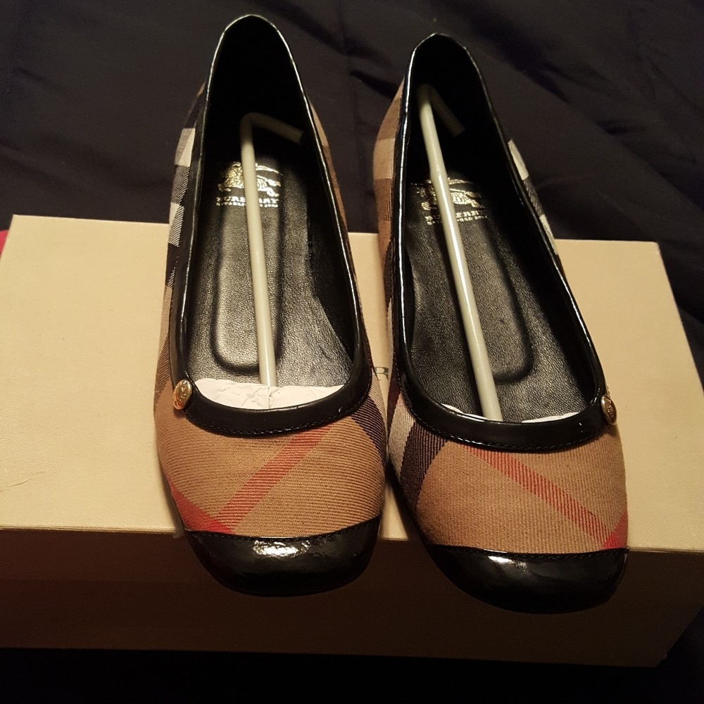 Burberry ballet flats